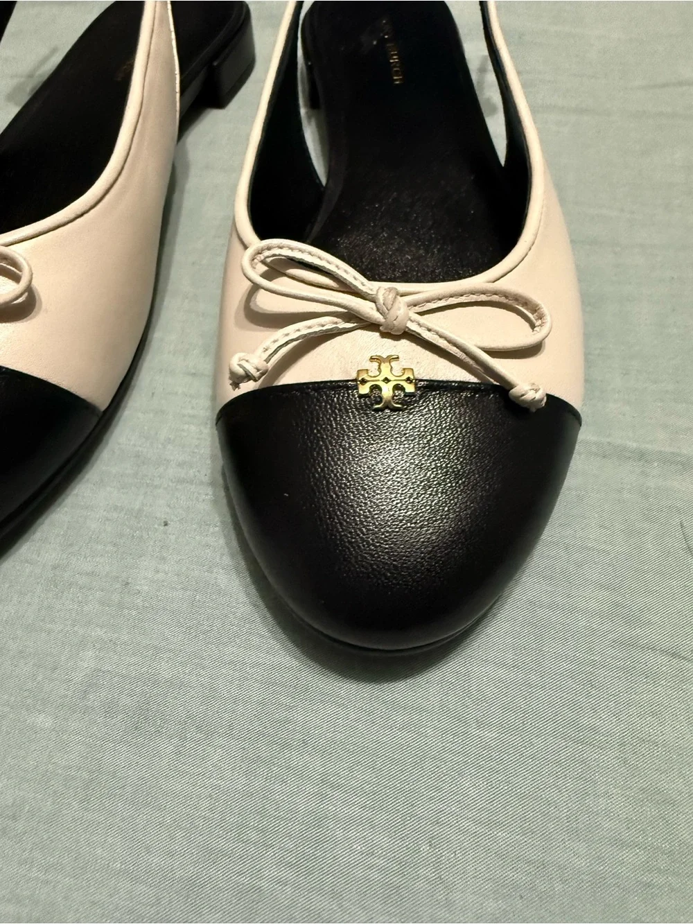 Tory Burch Women’s Cap toe Slingback Ballet Flats in Black & light Cream